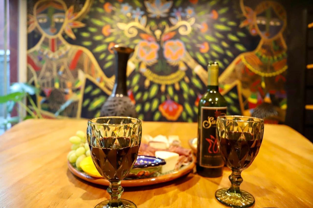 Luxurious Mid Century Modern Folk Art Home Мехико Экстерьер фото