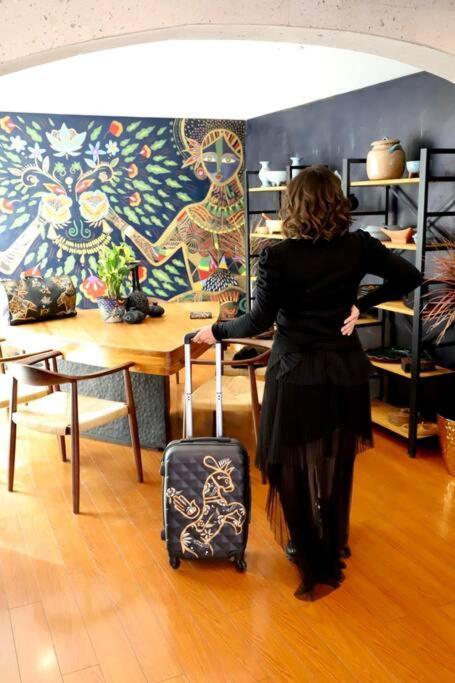 Luxurious Mid Century Modern Folk Art Home Мехико Экстерьер фото